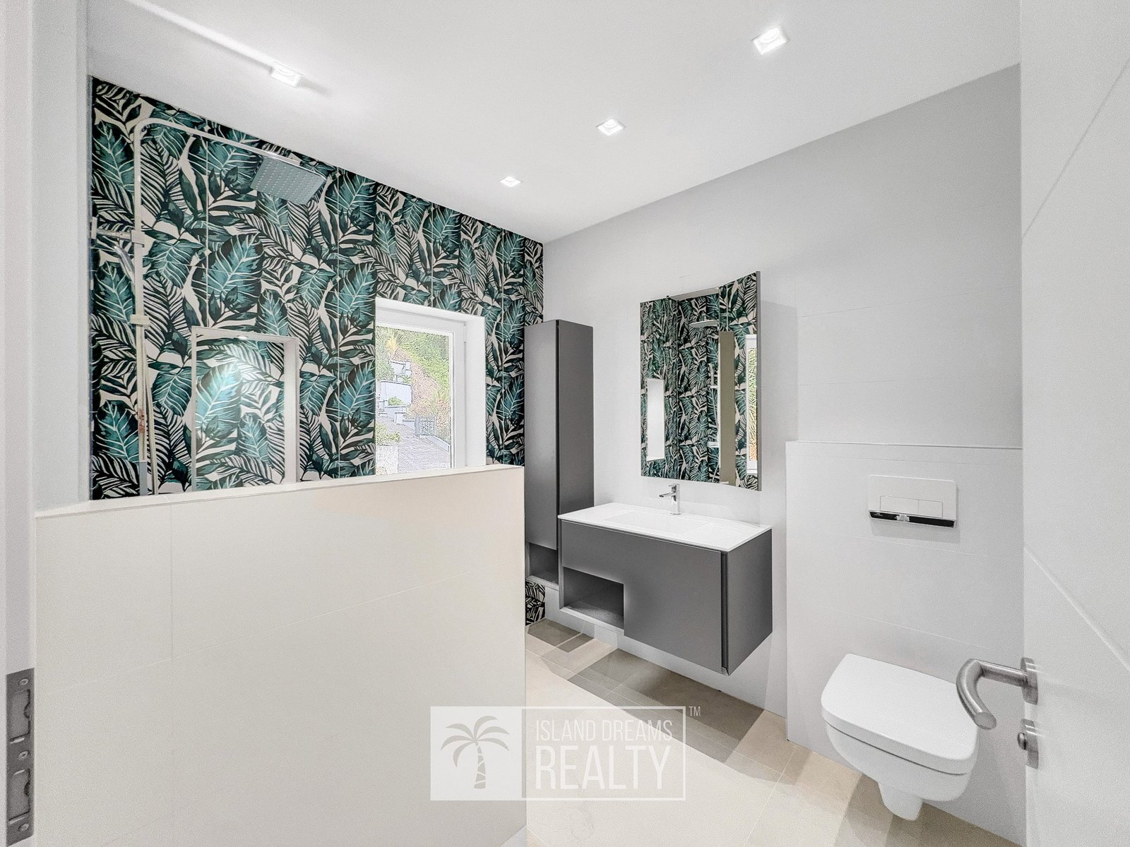 Bathroom — Four Bedroom Villa FOR RENT – Almond Grove, Almond Grove