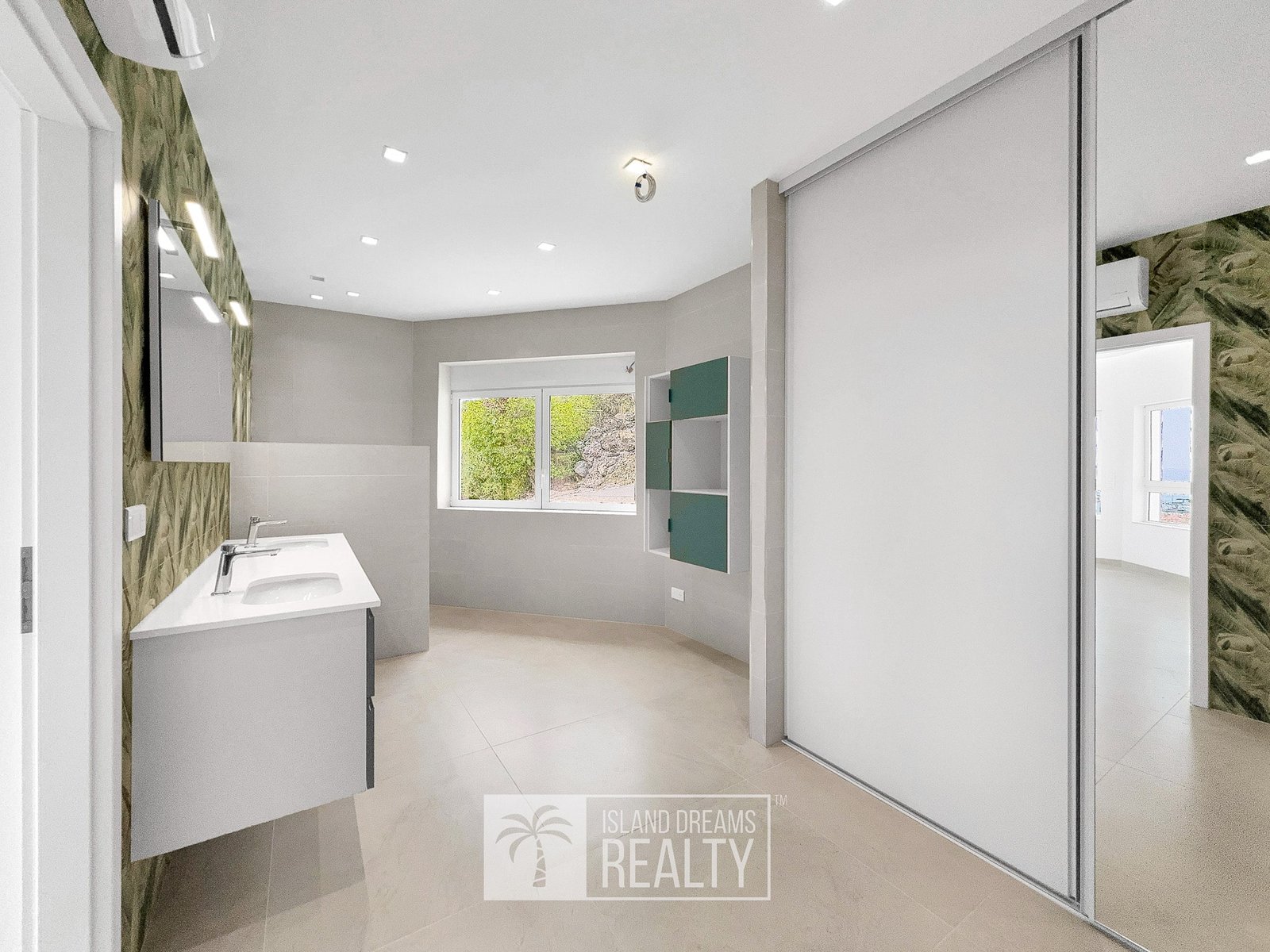 Bathroom — Four Bedroom Villa FOR RENT – Almond Grove, Almond Grove