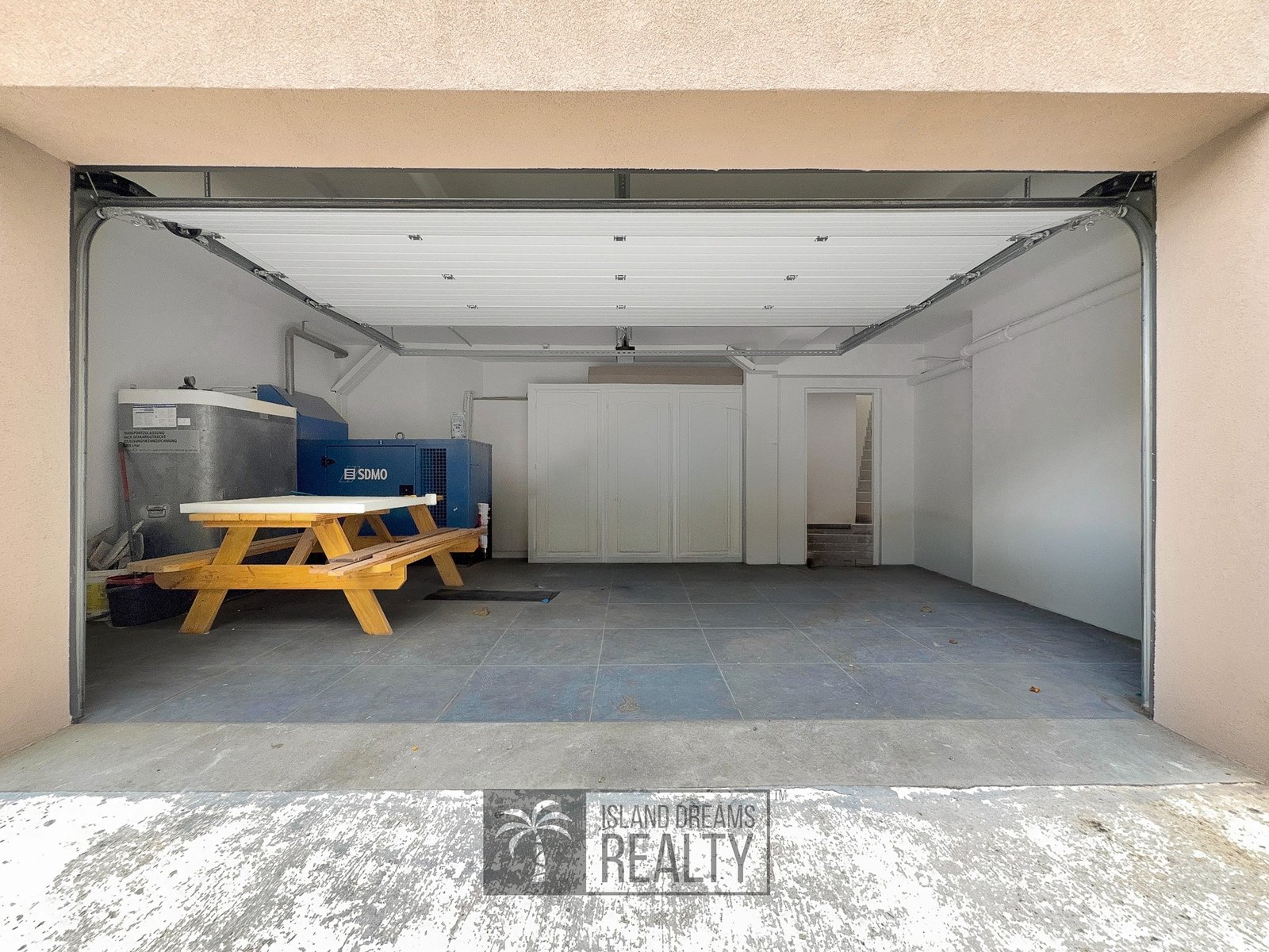 Garage — Four Bedroom Villa FOR RENT – Almond Grove, Almond Grove