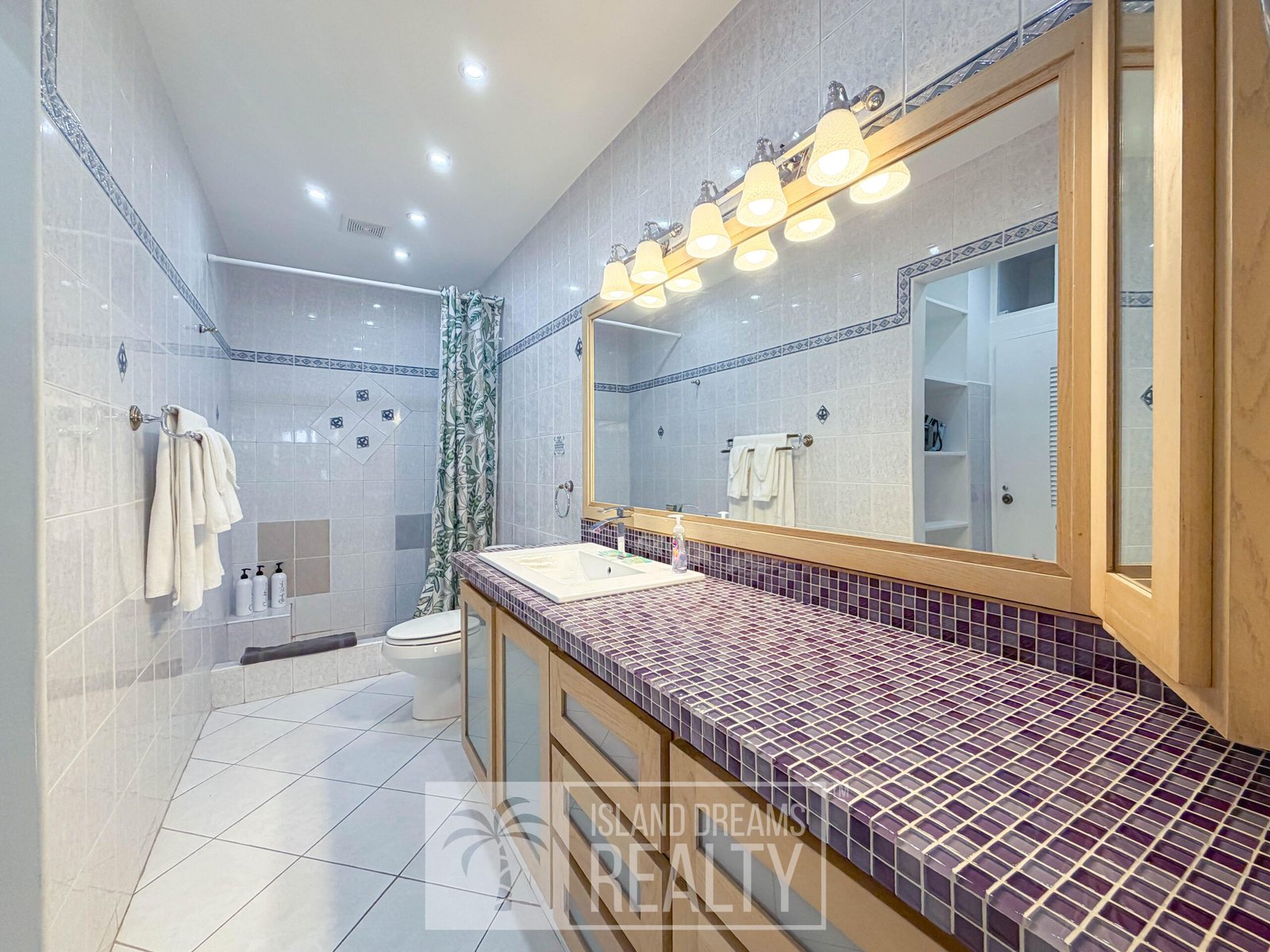 Bathroom — Cupecoy Beach Club Unit 119, cupecoy