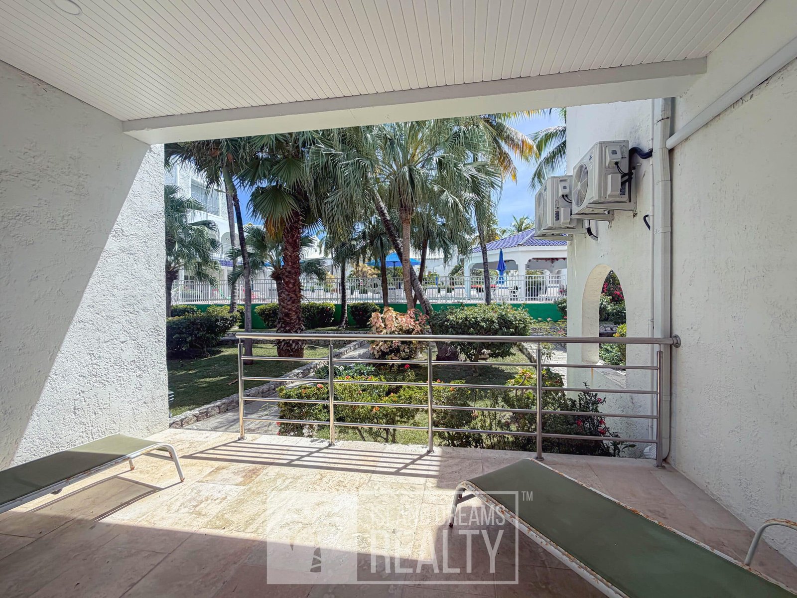 Cupecoy Beach Club Unit 119 — property in cupecoy, Sint Maarten