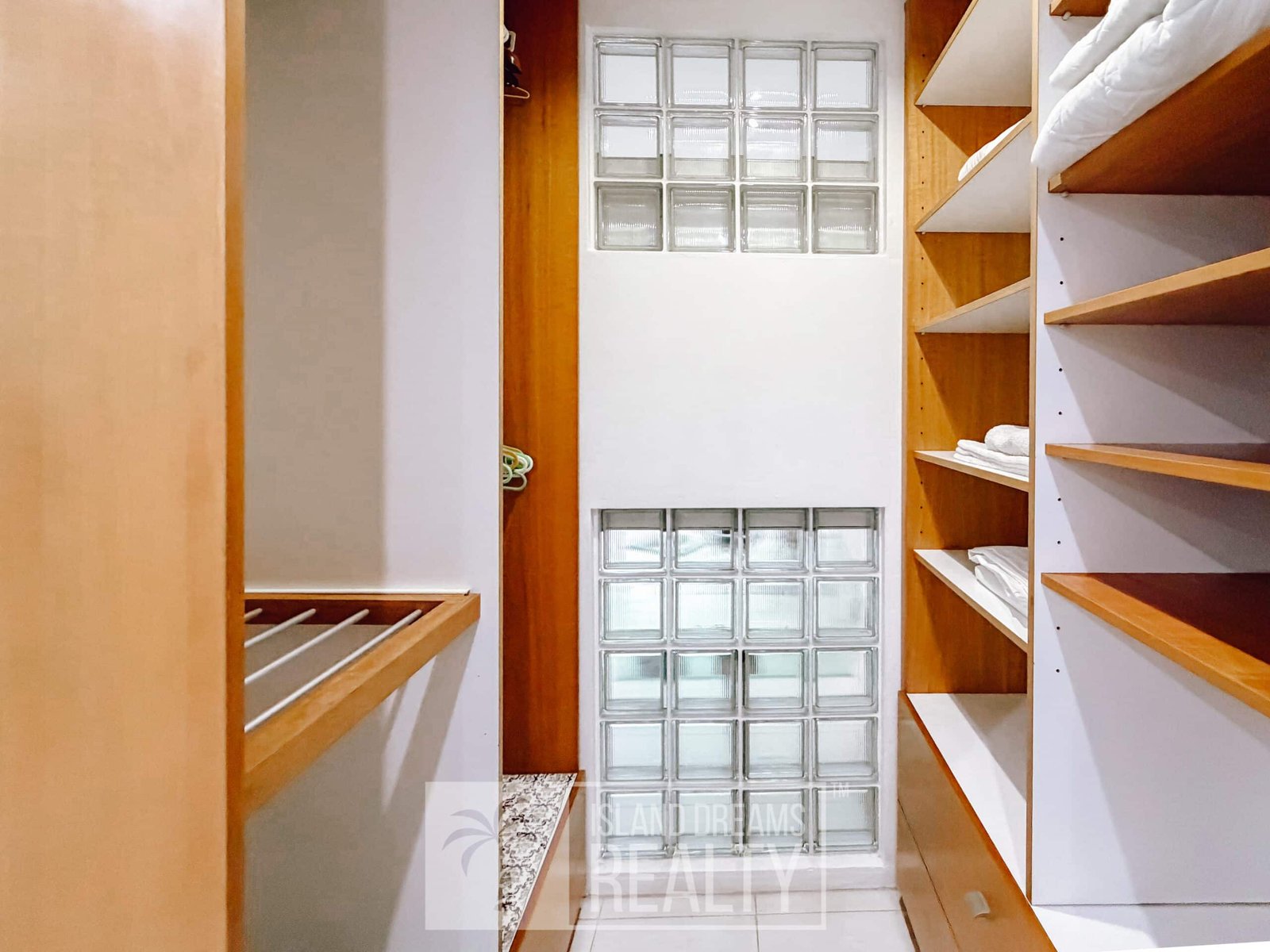 Walk-in closet — Cupecoy Beach Club Unit 224, Cupecoy