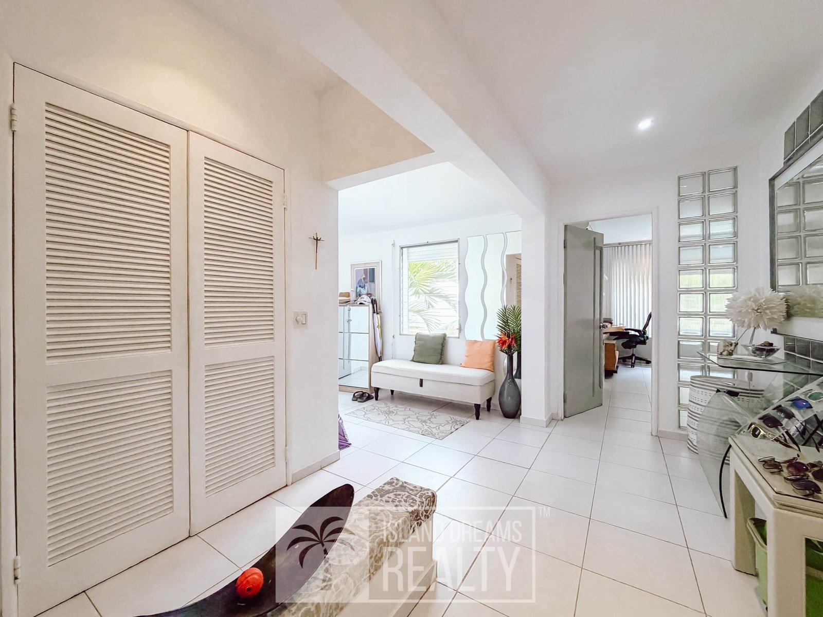 Cupecoy Beach Club Unit 224 — property in Cupecoy, Sint Maarten
