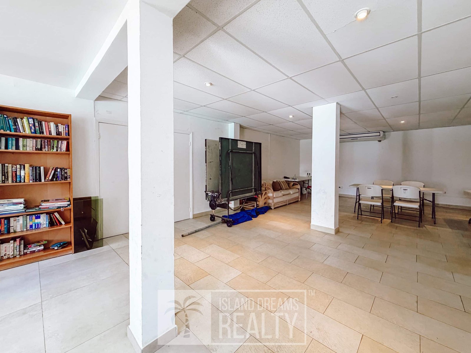 Room — Cupecoy Beach Club Unit 224, Cupecoy