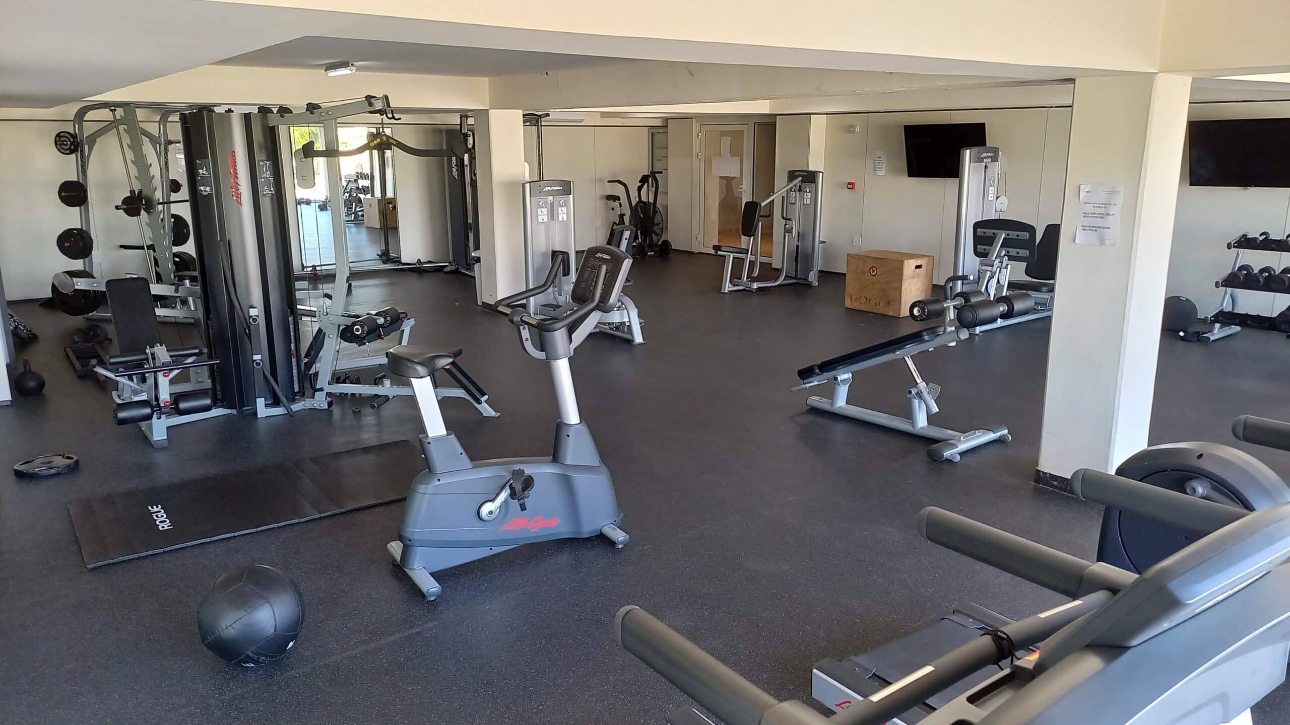 Emerald Studio 403W — property in Maho, Sint Maarten