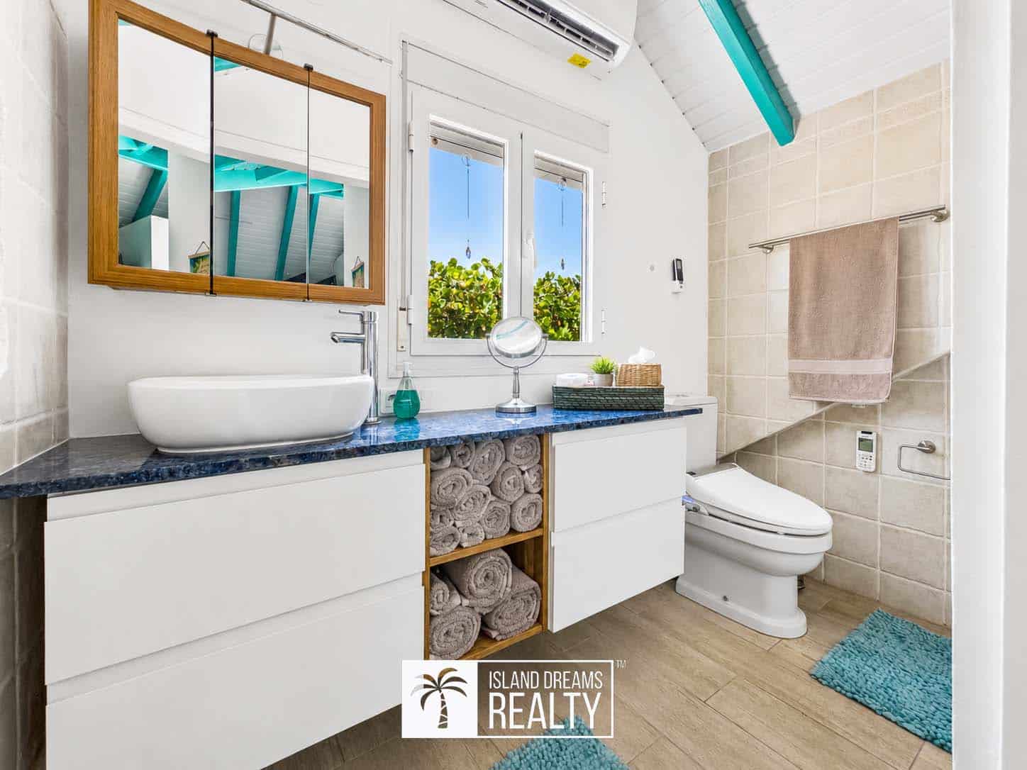 Bathroom — Le Pelican French Oyster Pond Townhouse, Sint Maarten