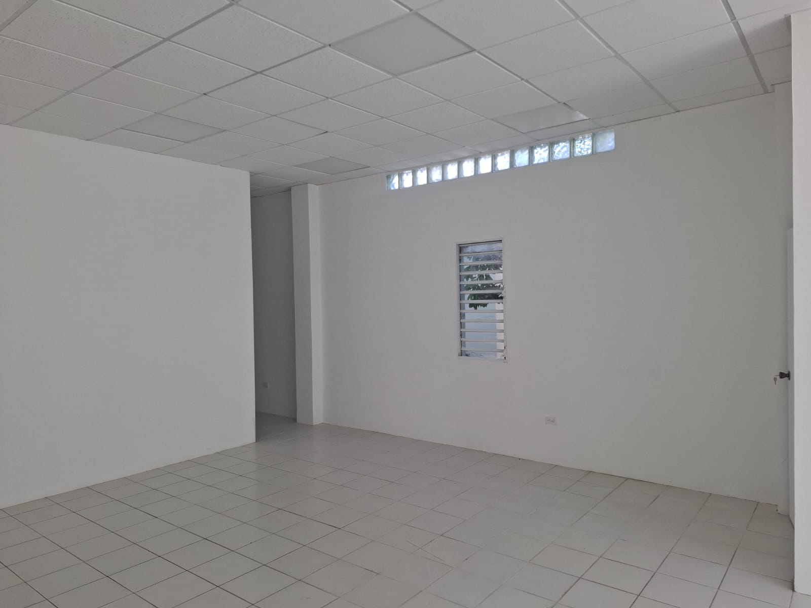 Commercial Space FOR RENT in Philipsburg — property in Philipsburg, Sint Maarten