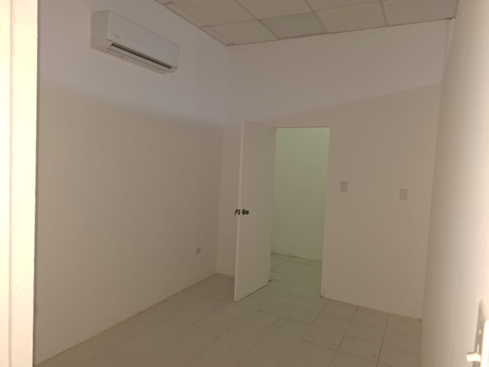 Commercial Space FOR RENT in Philipsburg — property in Philipsburg, Sint Maarten